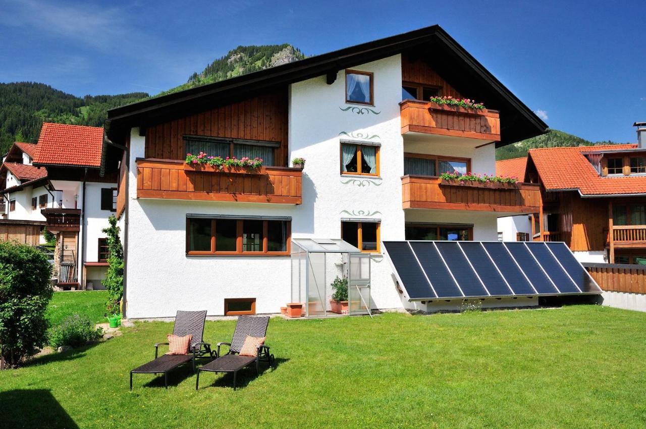 Wohlfuehl-Ferienwohnungen Schneider Bad Hindelang Exteriör bild