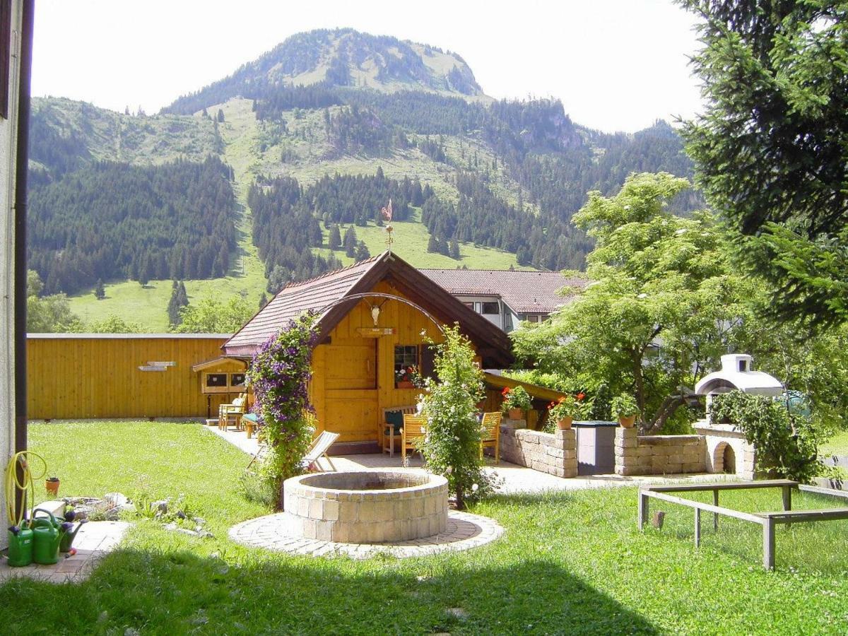 Wohlfuehl-Ferienwohnungen Schneider Bad Hindelang Exteriör bild